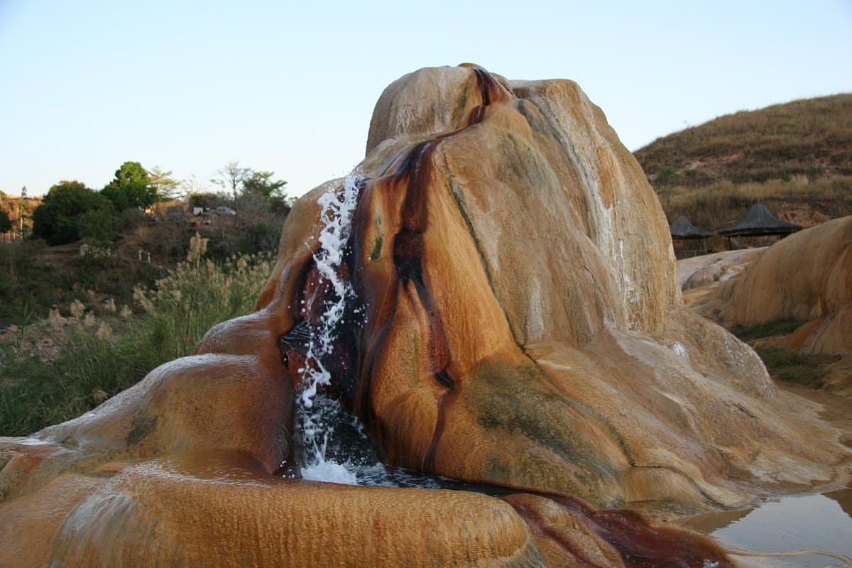 Geyser d'Analavory